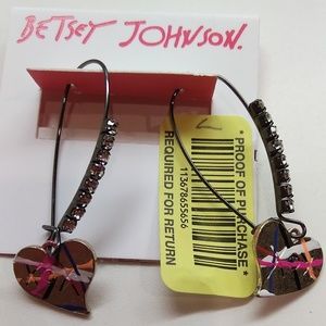 Betsey Johnson New Heart Earrings